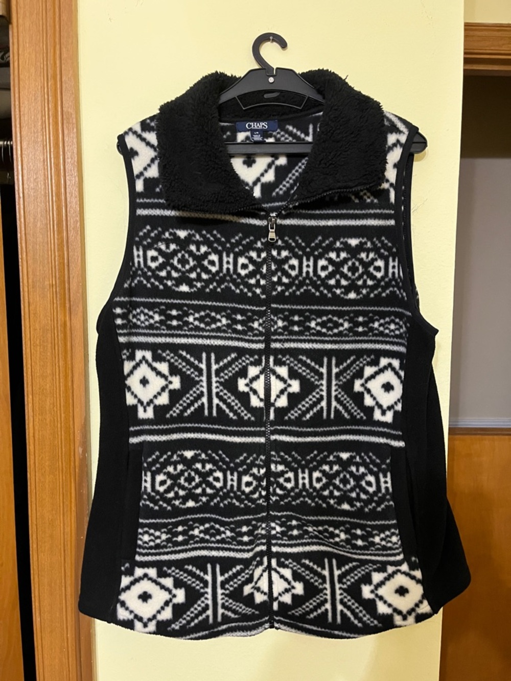 Chaps Black & White Geometric Sherpa-Lined Fleece Vest